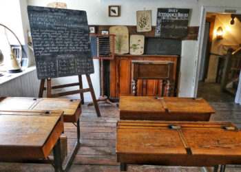 classroom-scene-with-blackboard-and-wooden-desk