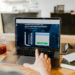 a-man-uses-macbook-pro-lianchiyu-blog